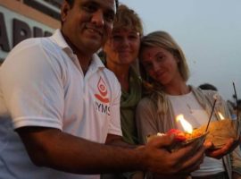 Evening Ganga Arti At Ram Jhoola – IYMS Rishikesh