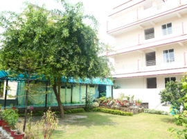 IYMS Rishikesh Ashram – Main Garden